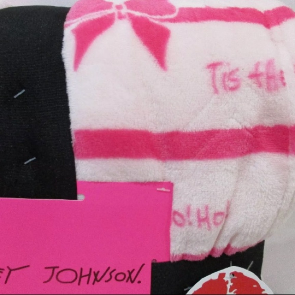 Betsey Johnson Pink Christmas Bow Blanket Queen - Picture 3 of 3